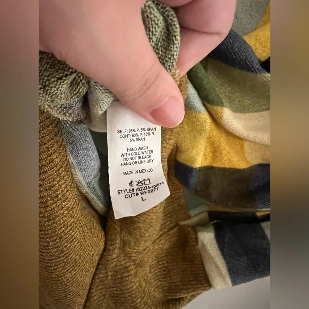 Riah Fashion - Plaid Top - Picture 3 of 7